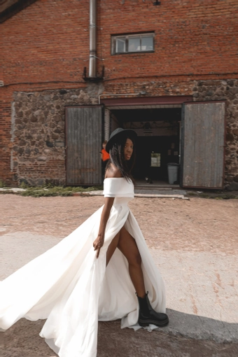 Olivia Bottega Cardi #9 vertical thumbnail