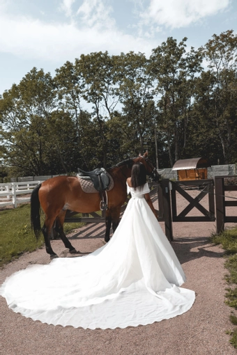 Olivia Bottega Cardi #10 backface vertical thumbnail