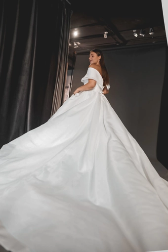 Olivia Bottega Cardi #24 backface vertical cropped thumbnail