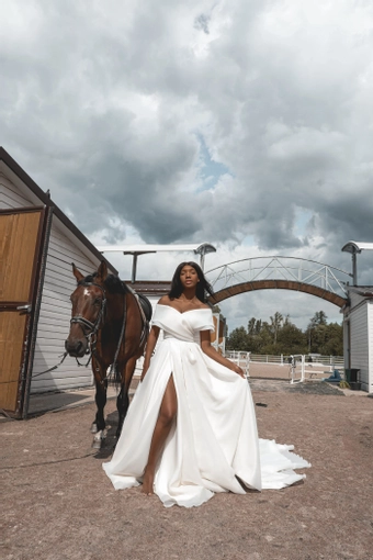 Olivia Bottega Cardi #6 frontface vertical thumbnail