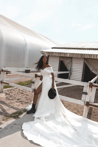 Olivia Bottega Cardi #5 frontface vertical thumbnail