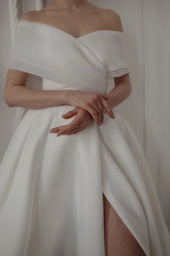 Olivia Bottega Cardi #16 frontface vertical cropped thumbnail