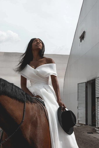 Olivia Bottega Cardi #21 frontface vertical cropped thumbnail