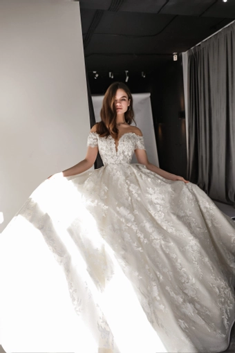 Olivia Bottega Charlotte #12 frontface vertical cropped thumbnail