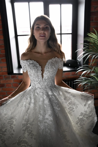 Olivia Bottega Charlotte #13 frontface vertical cropped thumbnail