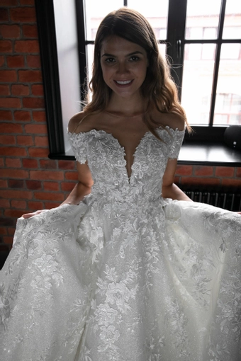 Olivia Bottega Charlotte #14 frontface vertical cropped thumbnail