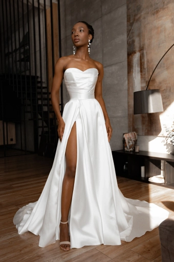 Olivia Bottega Chloe #0 default frontface vertical thumbnail