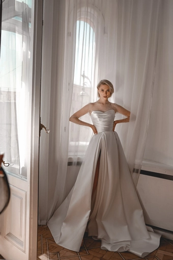 Olivia Bottega Chloe #3 frontface vertical thumbnail