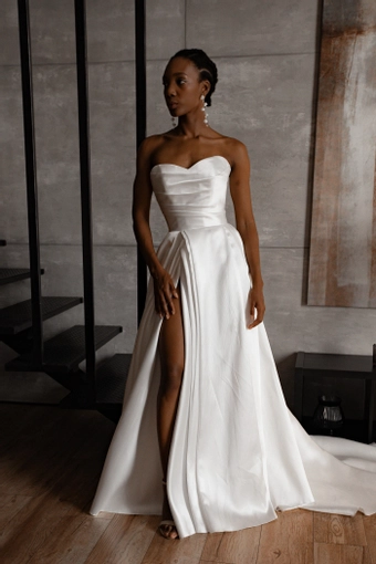 Olivia Bottega Chloe #4 frontface vertical thumbnail