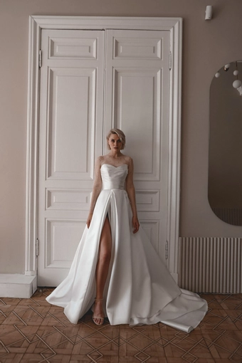 Olivia Bottega Chloe #1 frontface vertical thumbnail