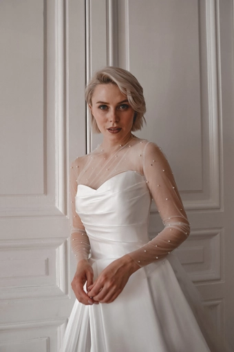 Olivia Bottega Chloe #14 frontface vertical cropped thumbnail