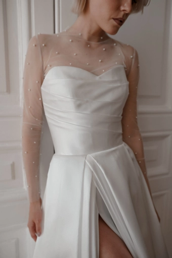 Olivia Bottega Chloe #16 frontface vertical cropped thumbnail