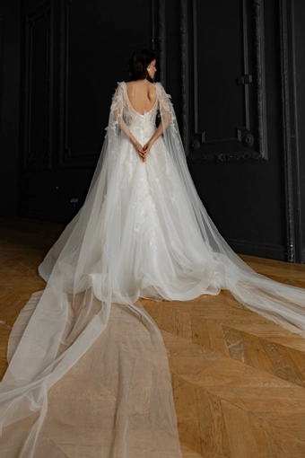 Olivia Bottega Chyanne #7 backface vertical thumbnail