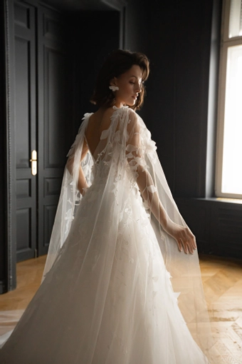 Olivia Bottega Chyanne #16 backface vertical cropped thumbnail