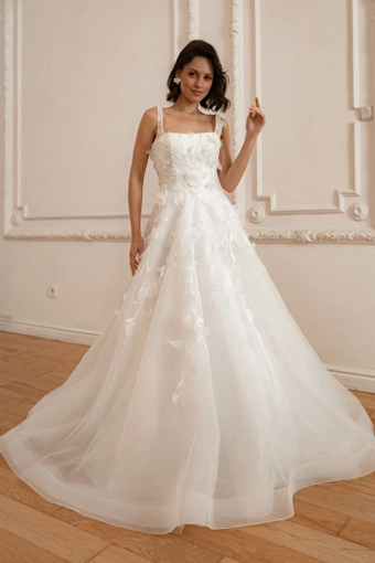 Olivia Bottega Chyanne #4 frontface vertical thumbnail