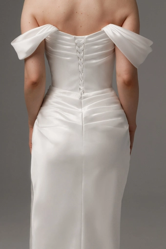 Olivia Bottega Dakota #17 backface vertical cropped thumbnail