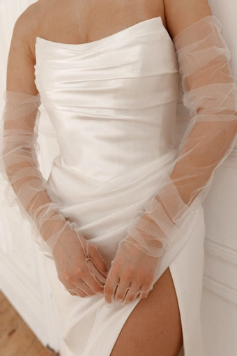 Olivia Bottega Dakota #13 frontface vertical cropped thumbnail