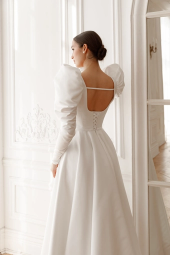 Olivia Bottega Donoma #14 backface vertical cropped thumbnail