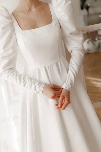 Olivia Bottega Donoma #12 frontface vertical cropped thumbnail