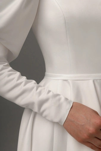 Olivia Bottega Donoma #9 frontface vertical cropped thumbnail