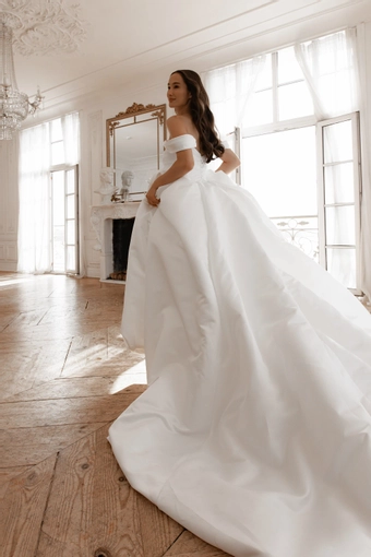 Olivia Bottega Dorothy #8 backface vertical thumbnail