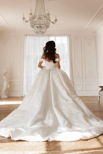 Olivia Bottega Dorothy #9 backface vertical thumbnail