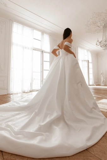 Olivia Bottega Dorothy #5 backface vertical thumbnail