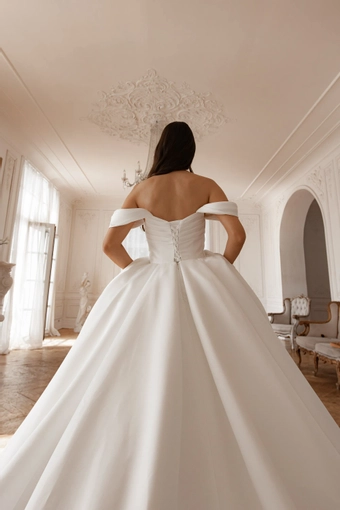 Olivia Bottega Dorothy #19 backface vertical cropped thumbnail