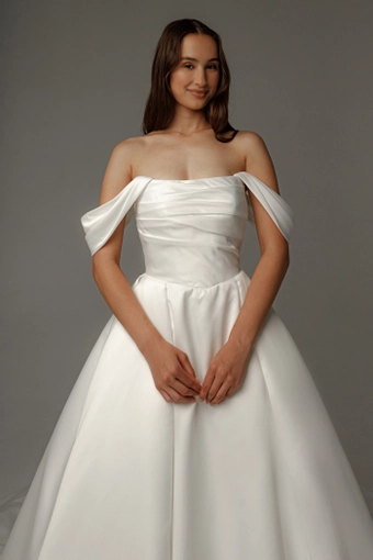 Olivia Bottega Dorothy #13 frontface vertical cropped thumbnail