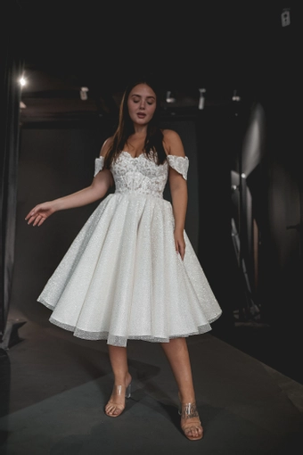 Olivia Bottega Elise #4 frontface vertical thumbnail