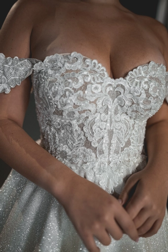 Olivia Bottega Elise #11 frontface vertical cropped thumbnail