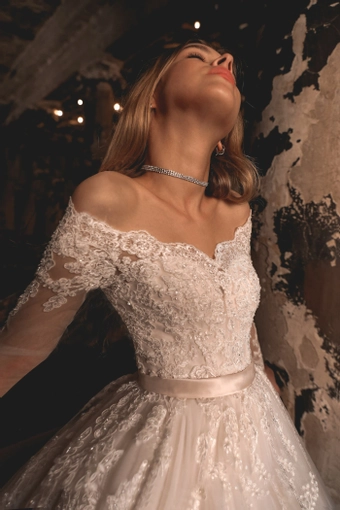 Olivia Bottega Elizabett Deco #19 frontface vertical cropped thumbnail