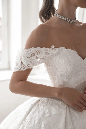 Olivia Bottega Elmi #9 frontface vertical cropped thumbnail