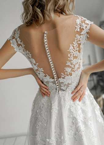 Olivia Bottega Enn #23 backface vertical cropped thumbnail