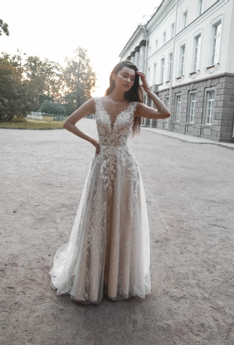 Olivia Bottega Enn #1 frontface vertical thumbnail