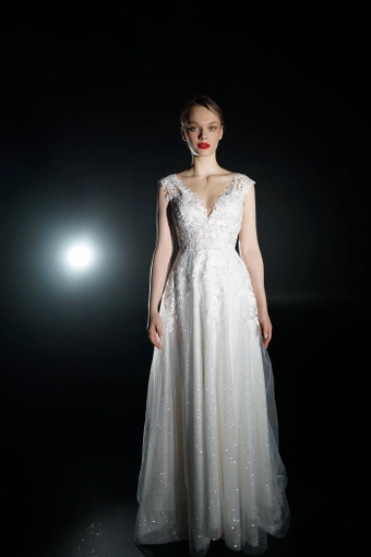 Olivia Bottega Enn #5 frontface vertical thumbnail