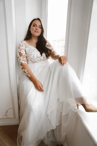 Olivia Bottega Enn Long Sleeves #2 frontface vertical thumbnail