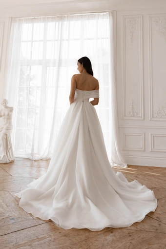 Olivia Bottega Enola #4 default backface vertical thumbnail