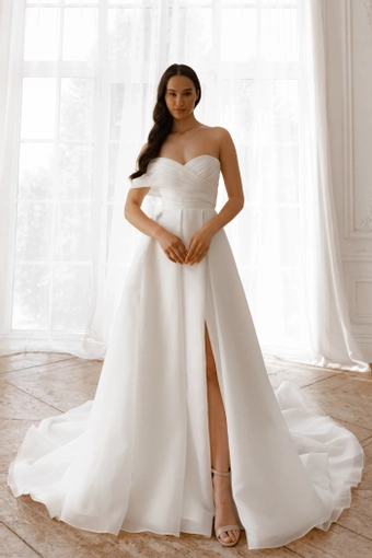 Olivia Bottega Enola #0 default frontface vertical thumbnail