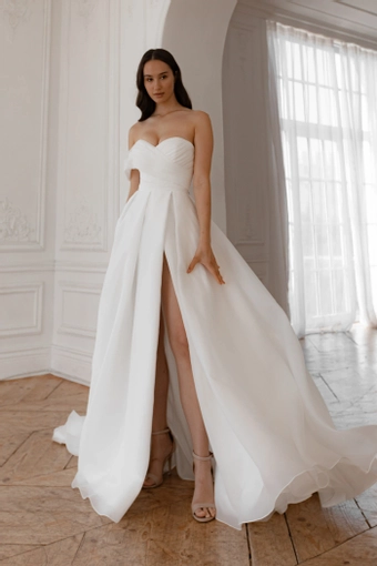 Olivia Bottega Enola #1 frontface vertical thumbnail