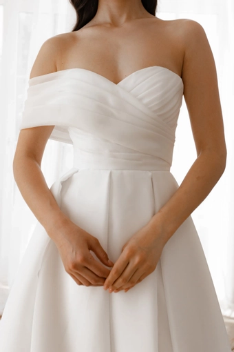 Olivia Bottega Enola #7 frontface vertical cropped thumbnail