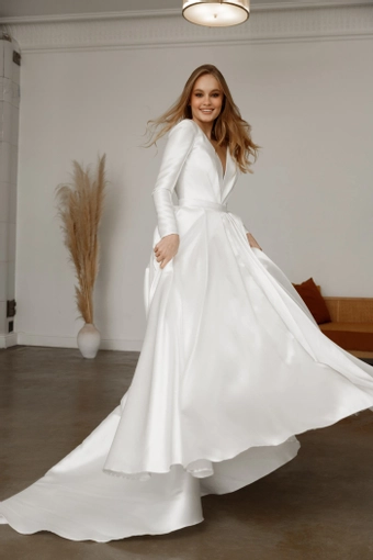 Olivia Bottega Ester Long Sleeves #4 frontface vertical thumbnail