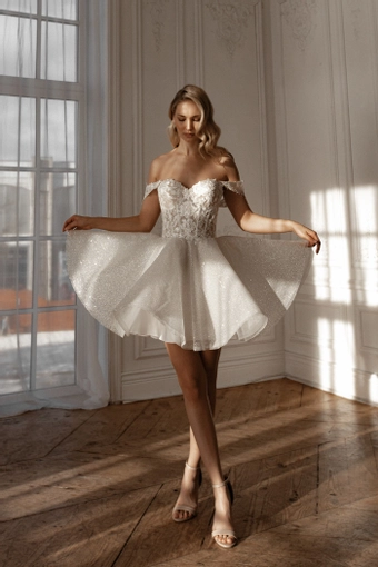 Olivia Bottega Evelyn #0 default frontface vertical thumbnail