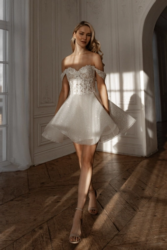 Olivia Bottega Evelyn #2 frontface vertical thumbnail