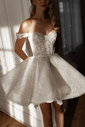 Olivia Bottega Evelyn #9 frontface vertical cropped thumbnail