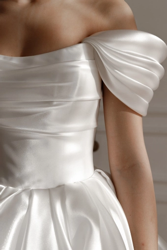 Olivia Bottega Fiorelia Silky Organza #18 frontface vertical cropped thumbnail