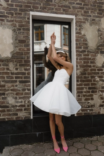 Olivia Bottega Fountana #4 frontface vertical thumbnail