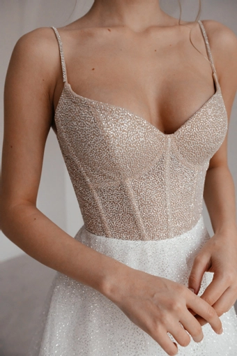 Olivia Bottega Freya #9 frontface vertical cropped thumbnail