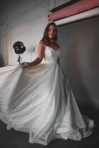 Olivia Bottega Heist #4 frontface vertical thumbnail