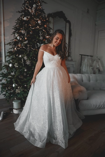 Olivia Bottega Heist #5 frontface vertical thumbnail